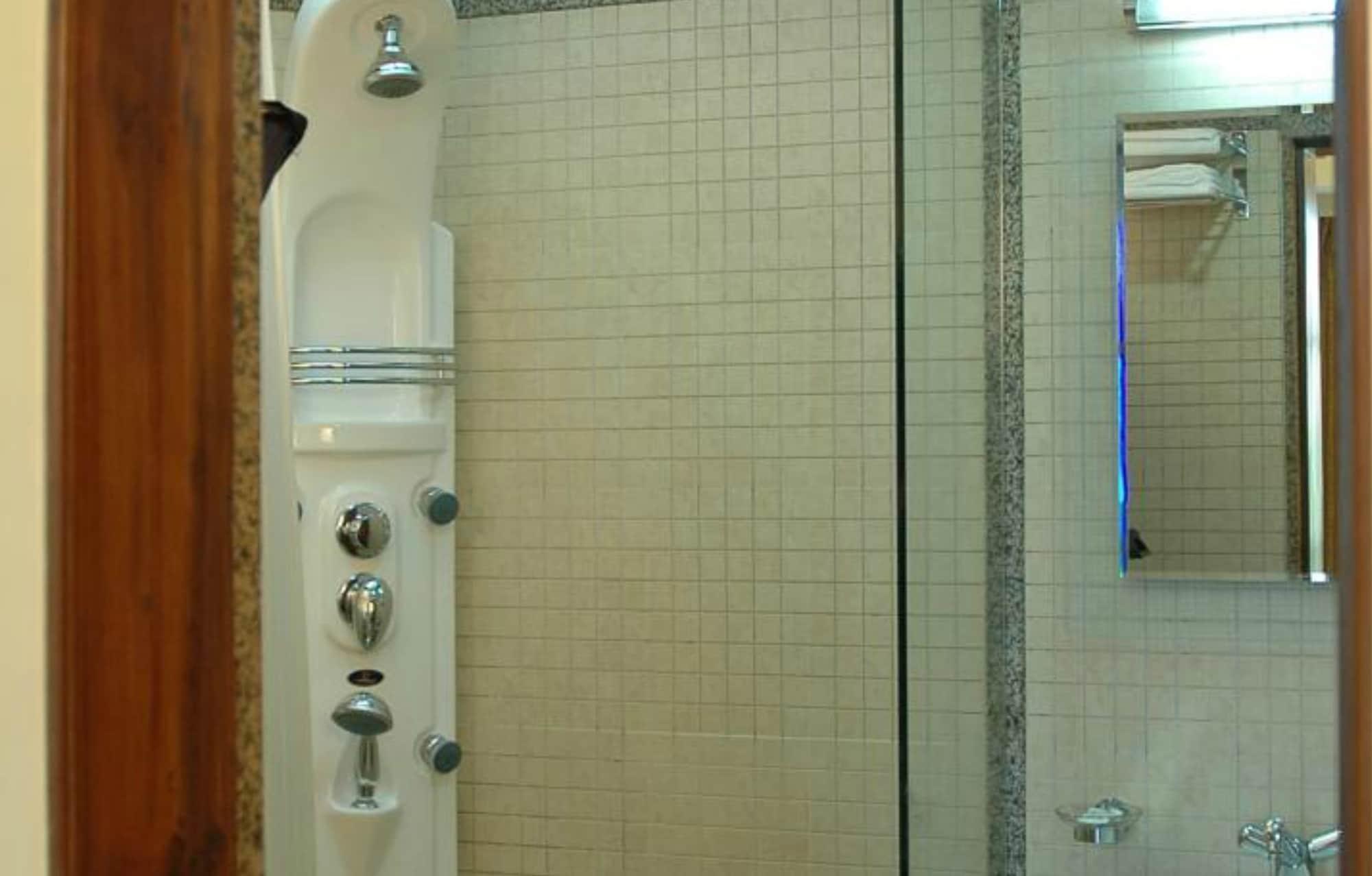 FabHotel Shubhangan Mumbai Bagian luar foto