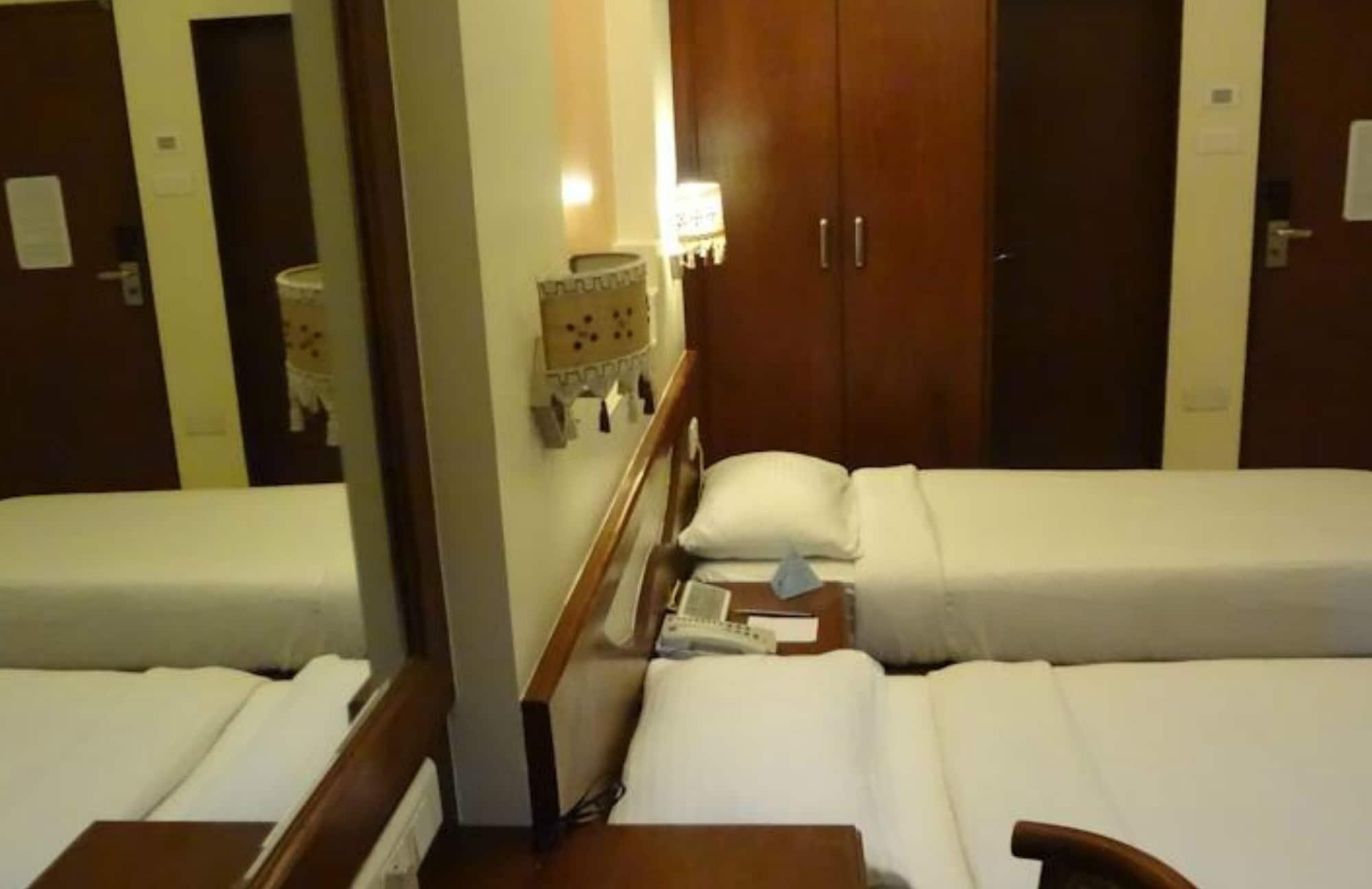 FabHotel Shubhangan Mumbai Bagian luar foto