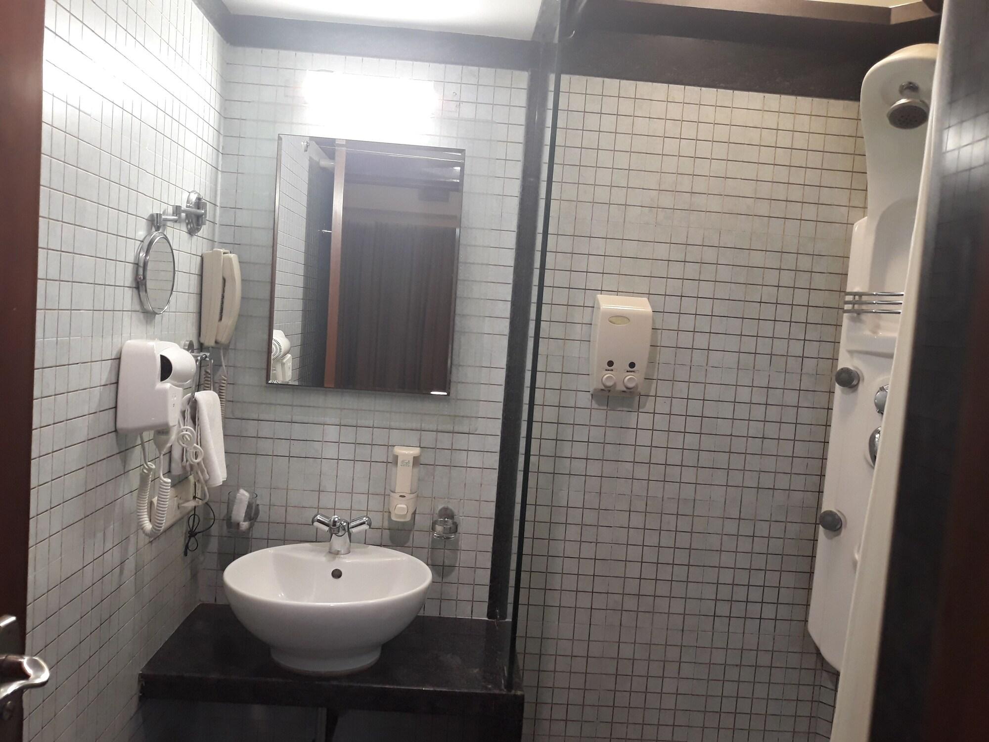 FabHotel Shubhangan Mumbai Bagian luar foto
