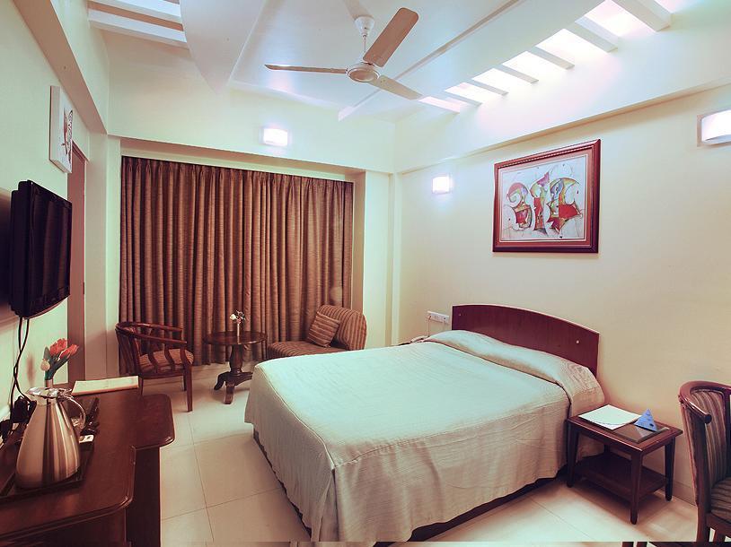 FabHotel Shubhangan Mumbai Bagian luar foto