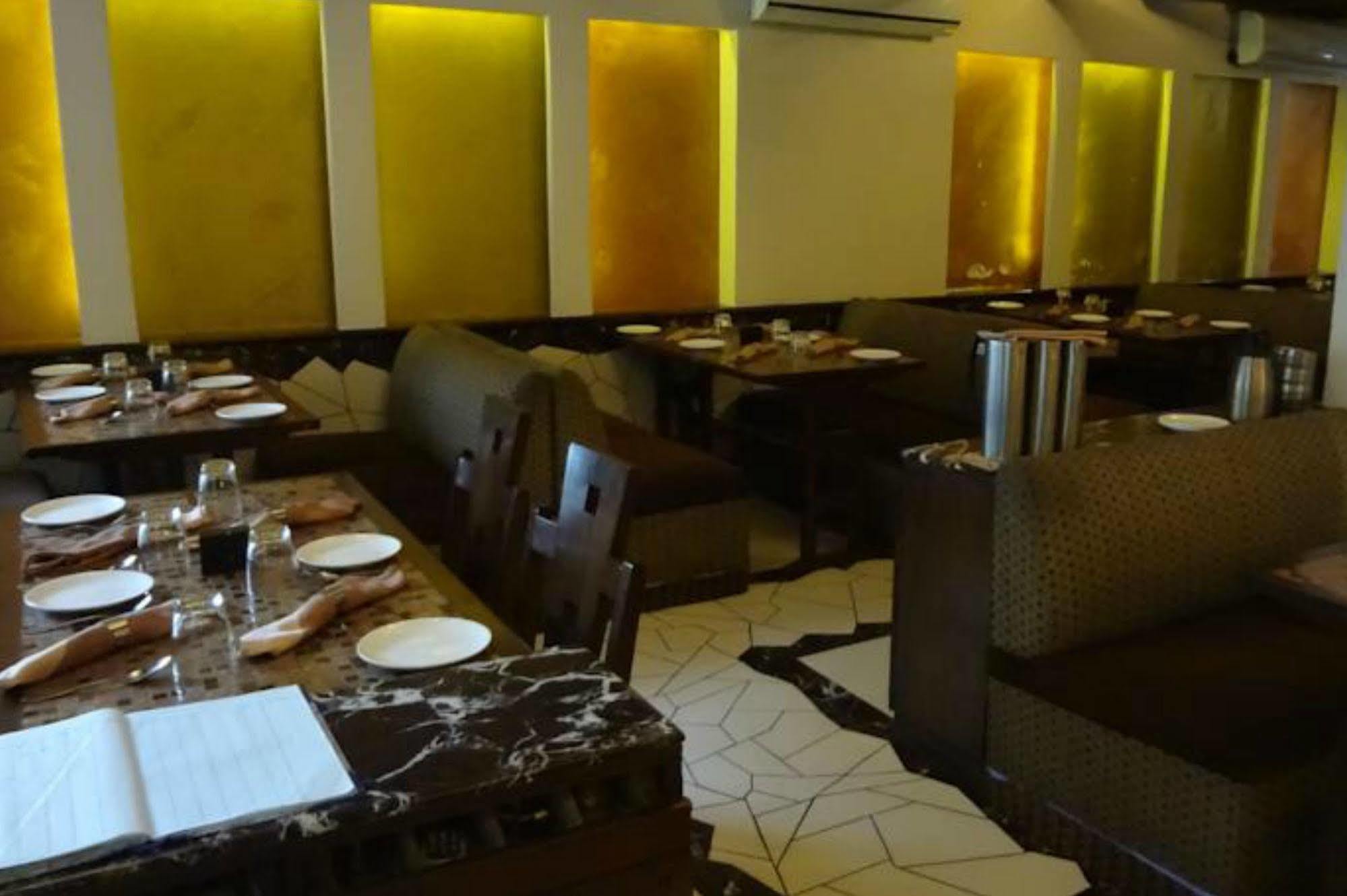 FabHotel Shubhangan Mumbai Bagian luar foto