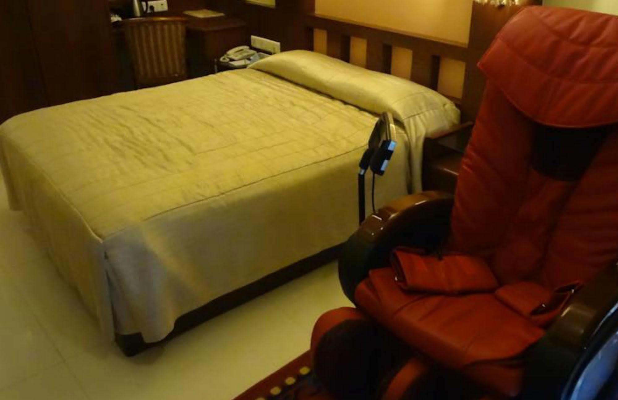 FabHotel Shubhangan Mumbai Bagian luar foto